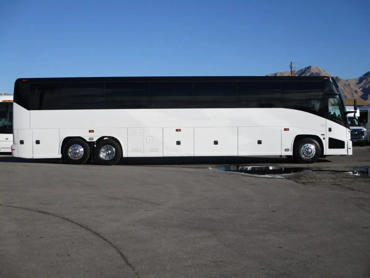 2014-MCI-J4500-Highway-Coach-C66670-4